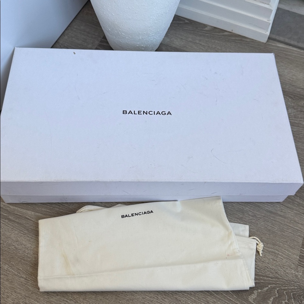 Balenciaga Shiny Black Knee-High Boots - Picture 11 of 14